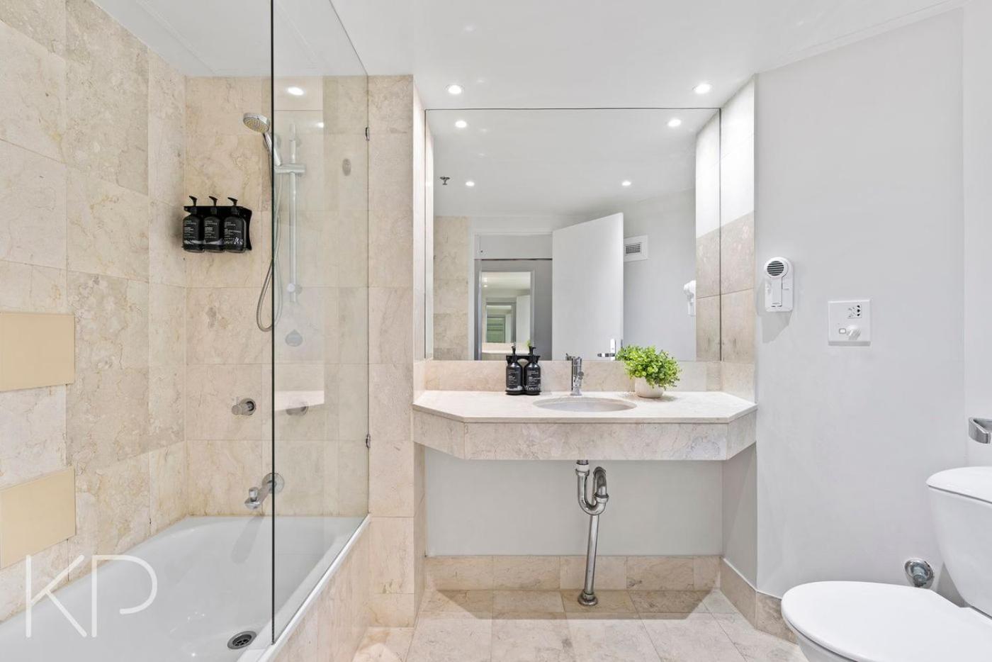 Hotel Apartments On 22 View Avenue, Surfers Paradise Gold Coast Ngoại thất bức ảnh
